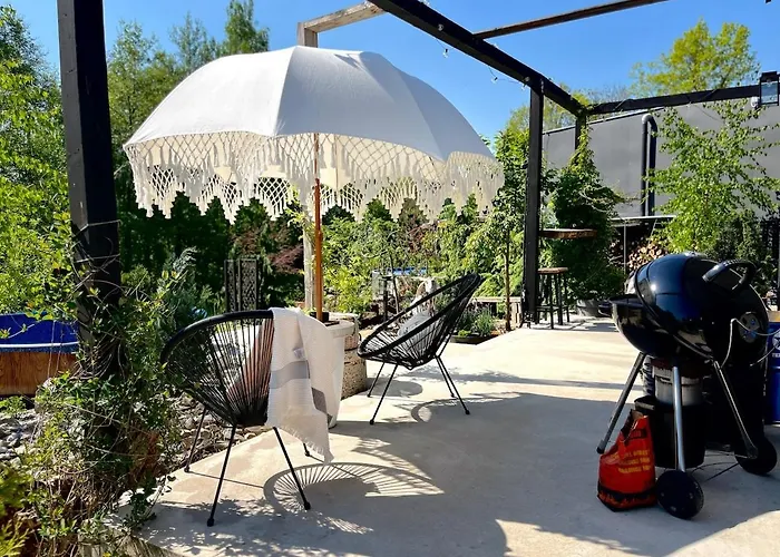 Garden - The Nest بيت للعطل